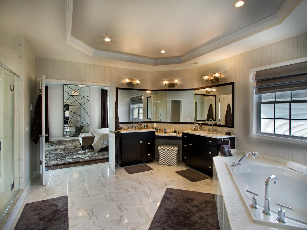 Master Bathroom Layout
 25 Extraordinary Master Bathroom Designs