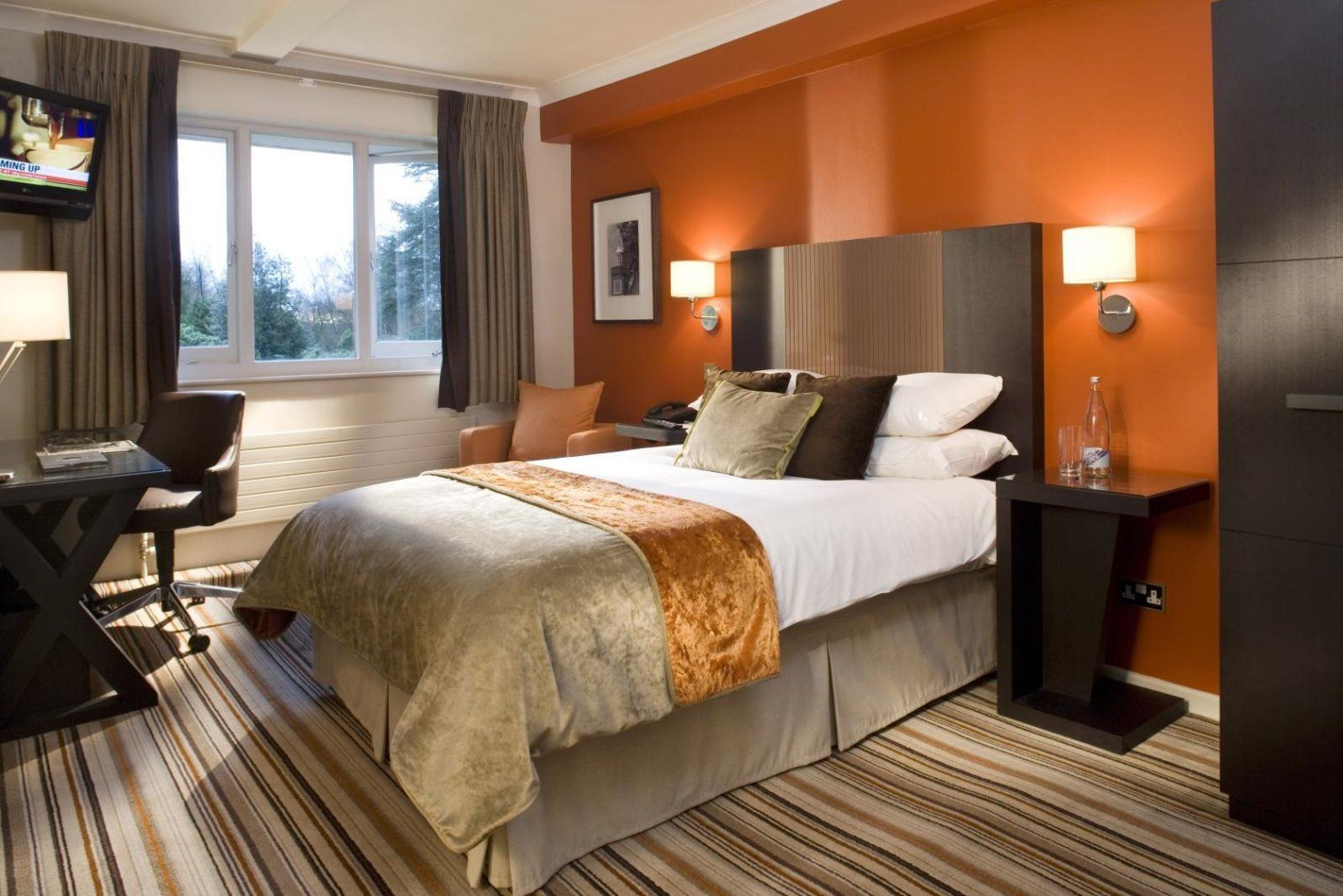 Mens Bedroom Paint Colors
 Fabulous Orange Bedroom Decorating Ideas and Designs With