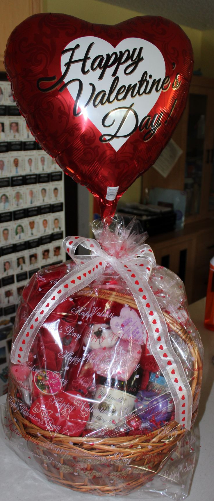 Mens Valentines Gift Basket Ideas
 Best 25 Valentine t baskets ideas on Pinterest