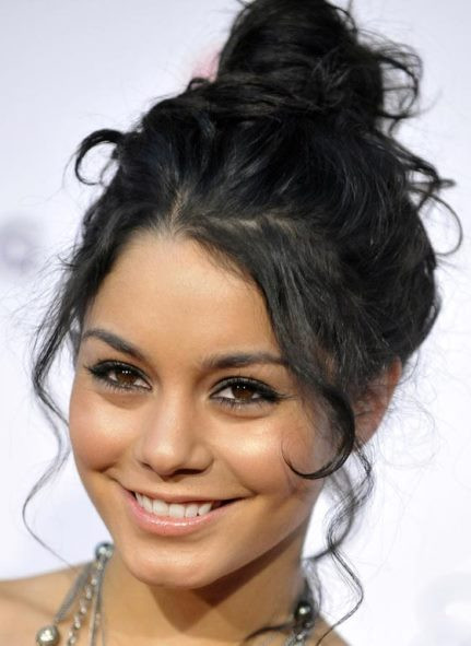Messy Bun Prom Hairstyles
 20 Messy Bun Hairstyles for Prom