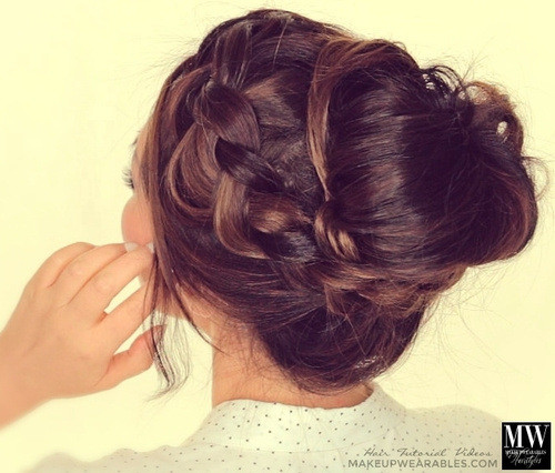 Messy Bun Prom Hairstyles
 20 Beautiful Hairstyles for Prom