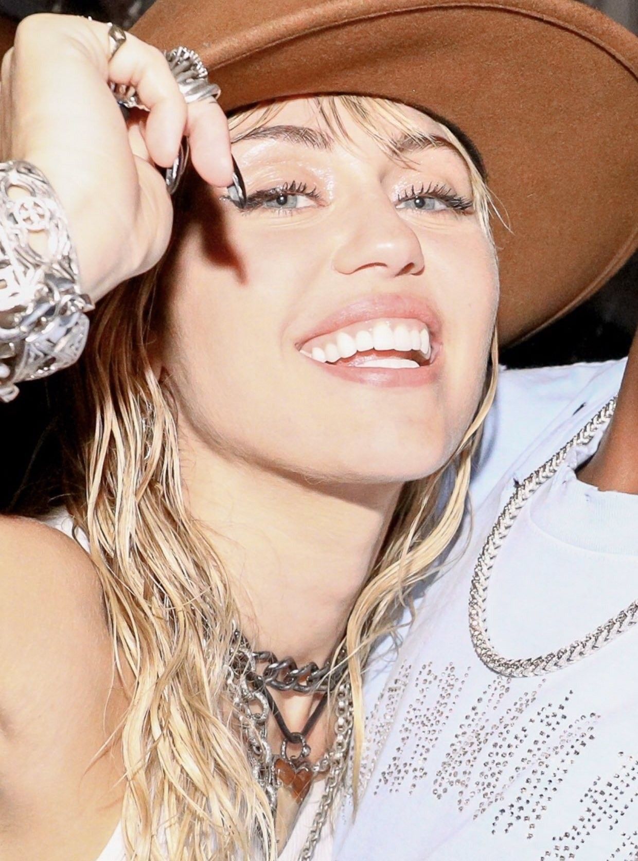 Miley Cyrus Backyard Sessions Album
 Miley Cyrus Backyard Sessions Album Buy 2021