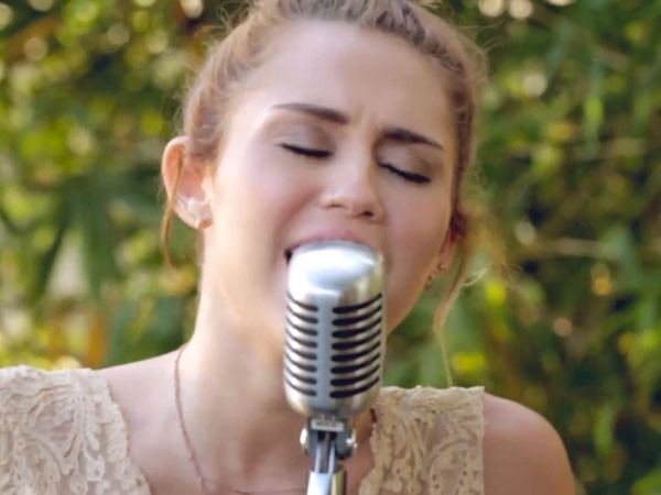 Miley Cyrus Backyard Sessions Album
 Miley Cyrus Covers “Jolene” In Stunning ‘Backyard Sessions