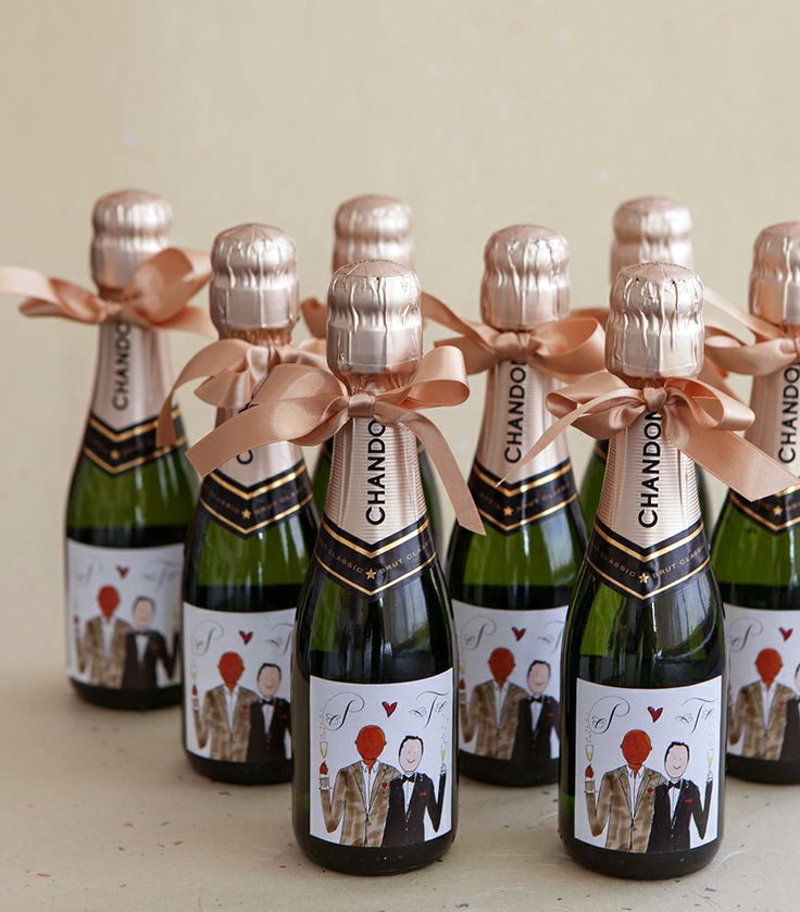 Mini Champagne Bottles Wedding Favors
 Mini Champagne Bottles Wedding Favors