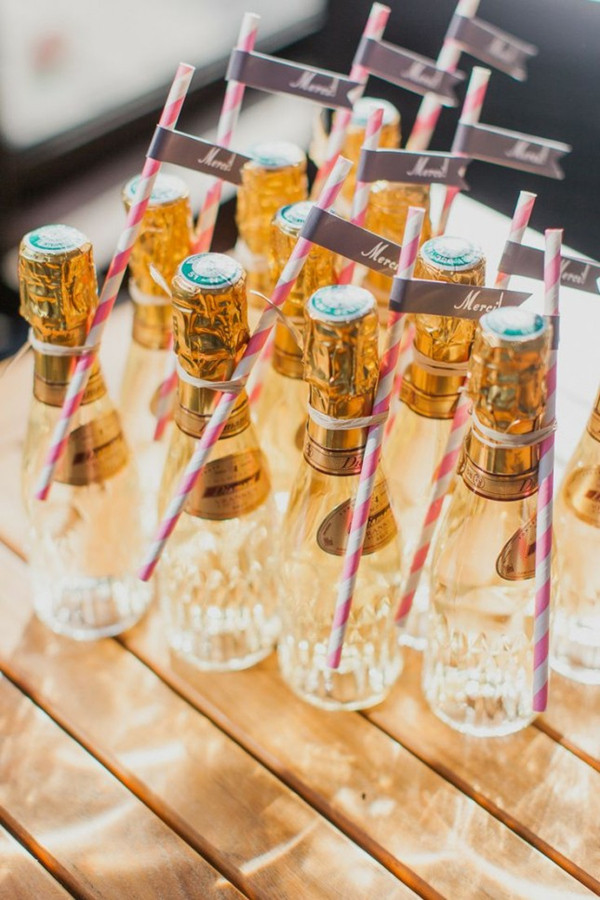 Mini Champagne Bottles Wedding Favors
 15 Bud Friendly DIY Wedding Favors