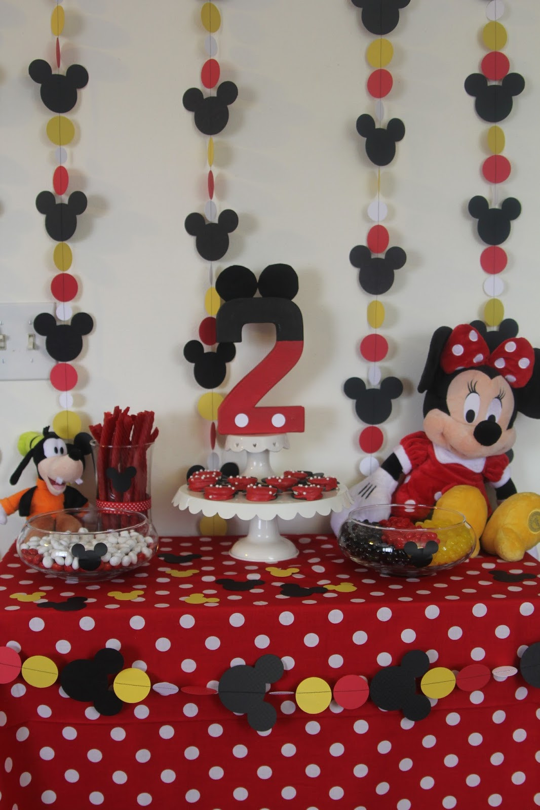 Minnie Mouse Birthday Decorations
 Decorating the Dorchester Way Simple Red Minnie Mouse