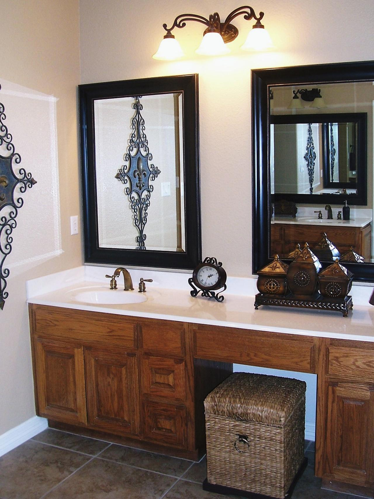 Mirrors Over Bathroom Sinks
 Bathroom Vanity Mirrors for Aesthetics and Functions