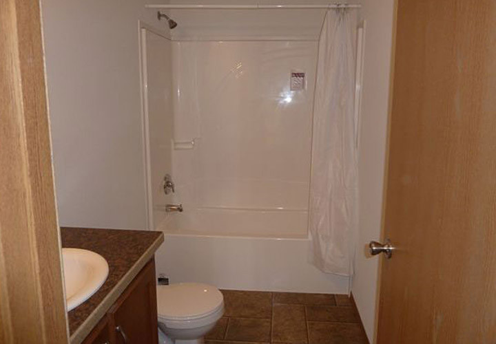 Mobile Home Bathroom Showers
 The Best Decorating Ideas for Mobile Home Bathrooms