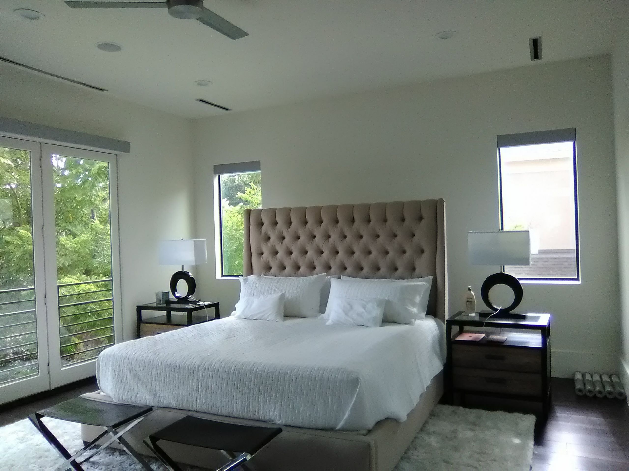 Modern Bedroom Wallpaper
 Modern Master Bedroom – Accent Wall