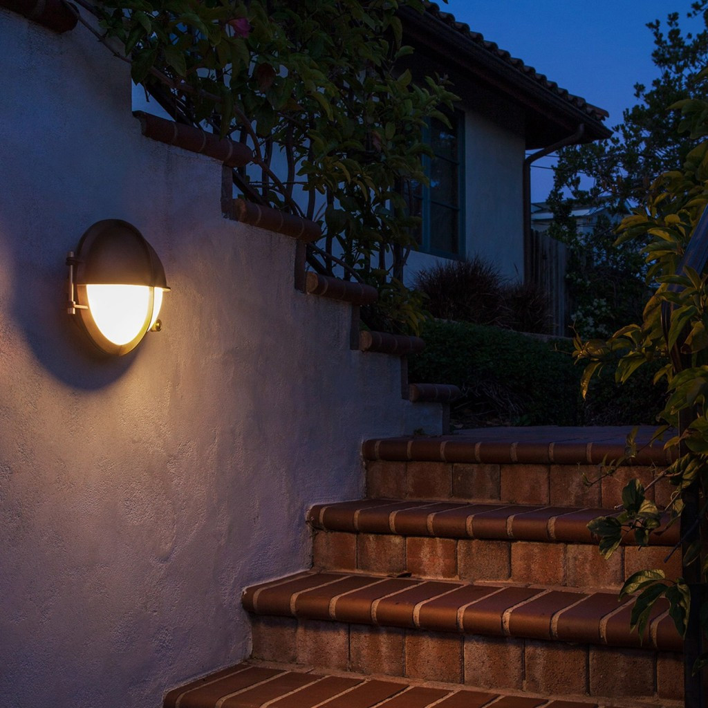 Modern Landscape Lights
 How to Choose Modern Outdoor Lighting