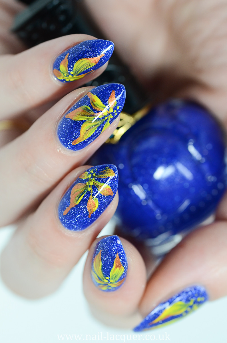 Nail Art &amp; Co
 Easy flower nail art tutorial by Nail Lacquer UK blog