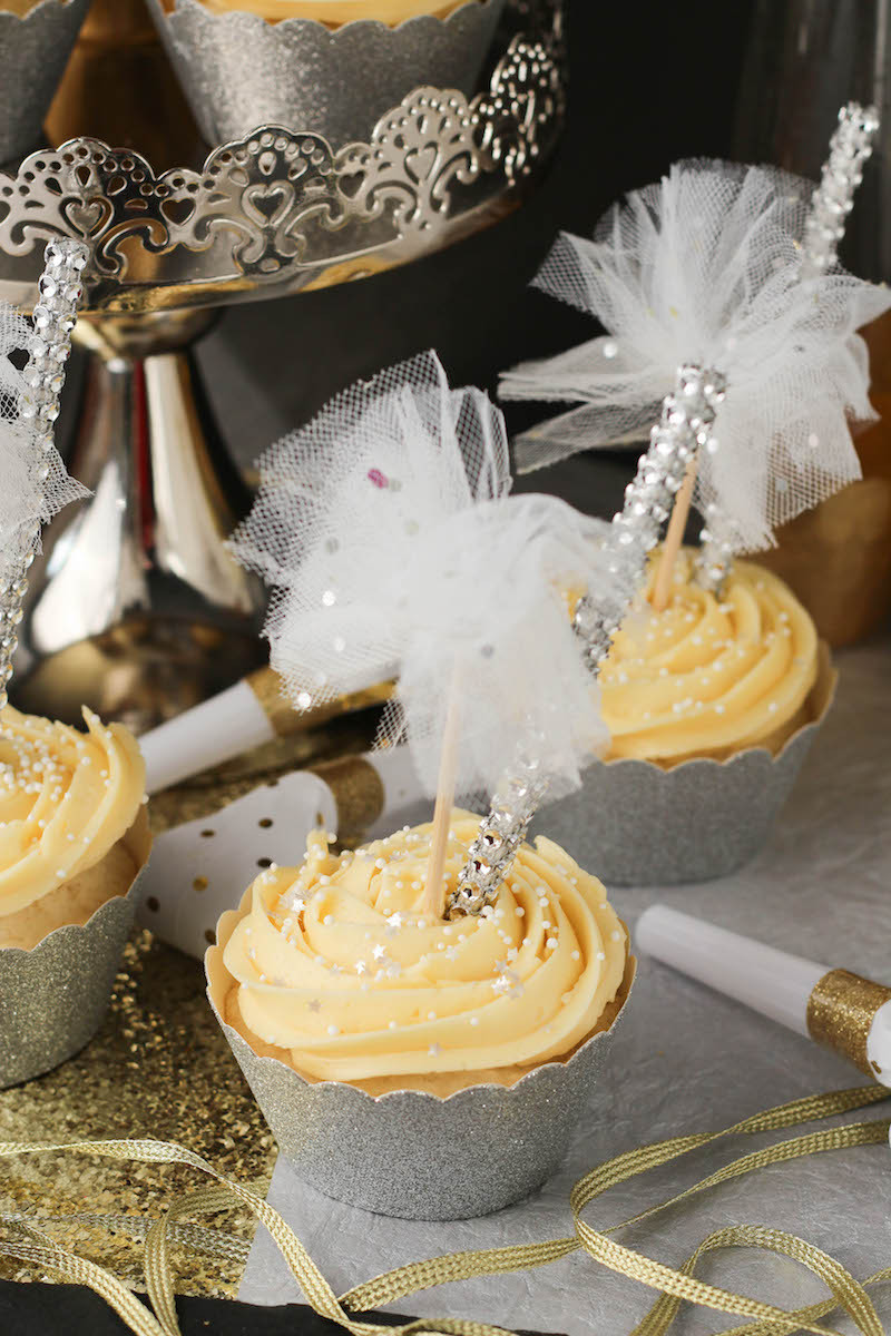 New Years Eve Cupcakes
 New Year s Eve Champagne Cupcakes PaleOMG