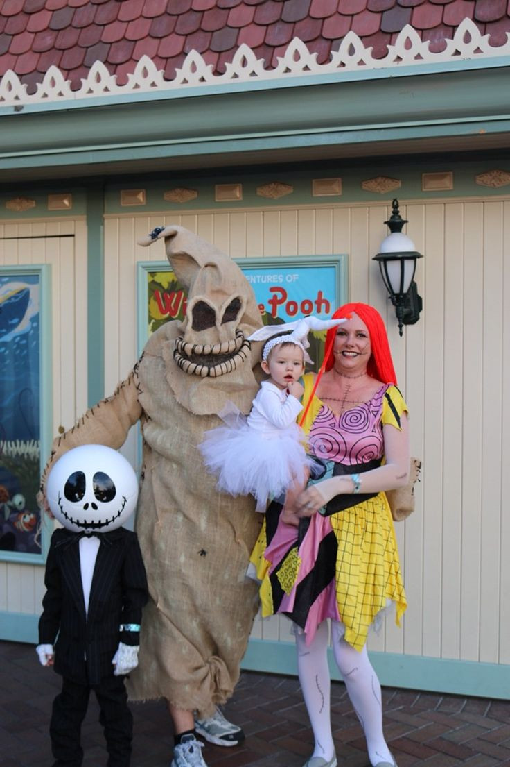 Nightmare Before Christmas Costumes DIY
 Lovely Family DIY Nightmare Before Christmas 2014