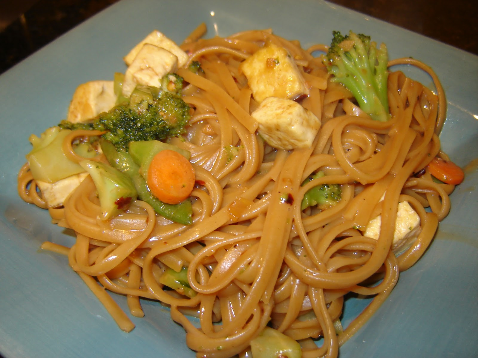 Noodles With Peanut Sauce
 Dinner is Vegan Noodles with Spicy Peanut Sauce