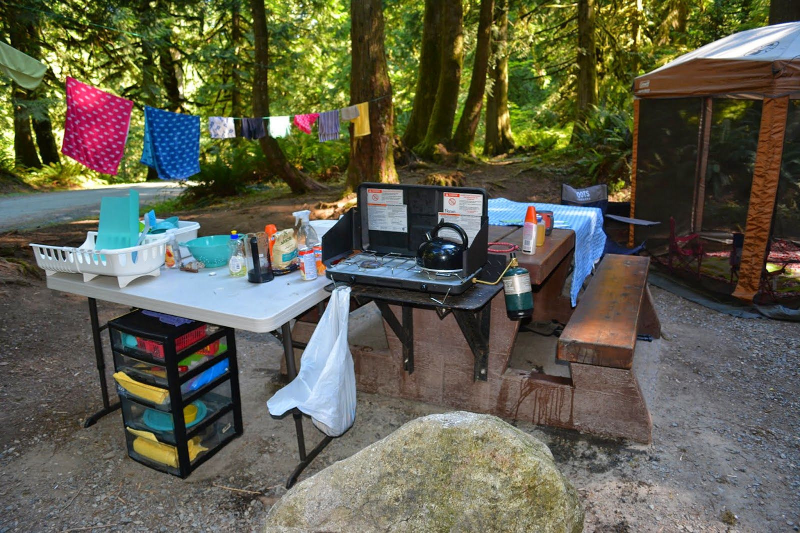 Outdoor Camp Kitchen
 25 Easy Outdoor Camping Kitchen Ideas for fortable