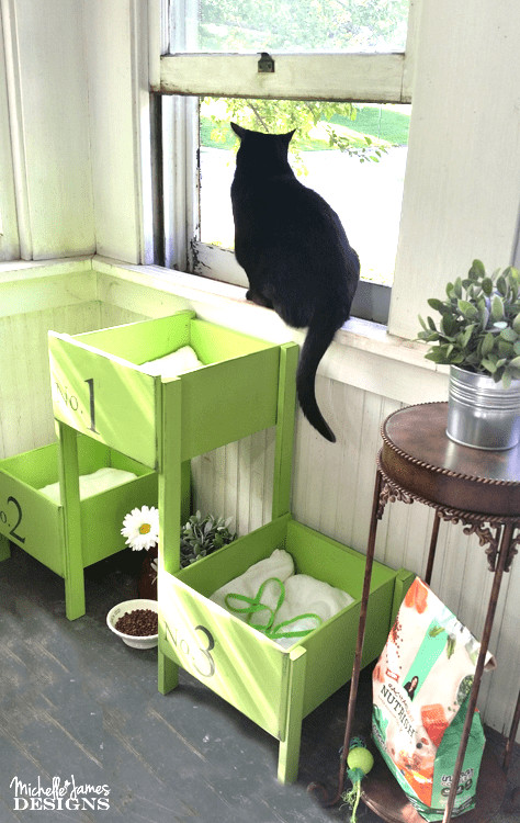 Outdoor Cat Bed DIY
 How To Make A Pretty DIY Cat Bed From Old Drawers