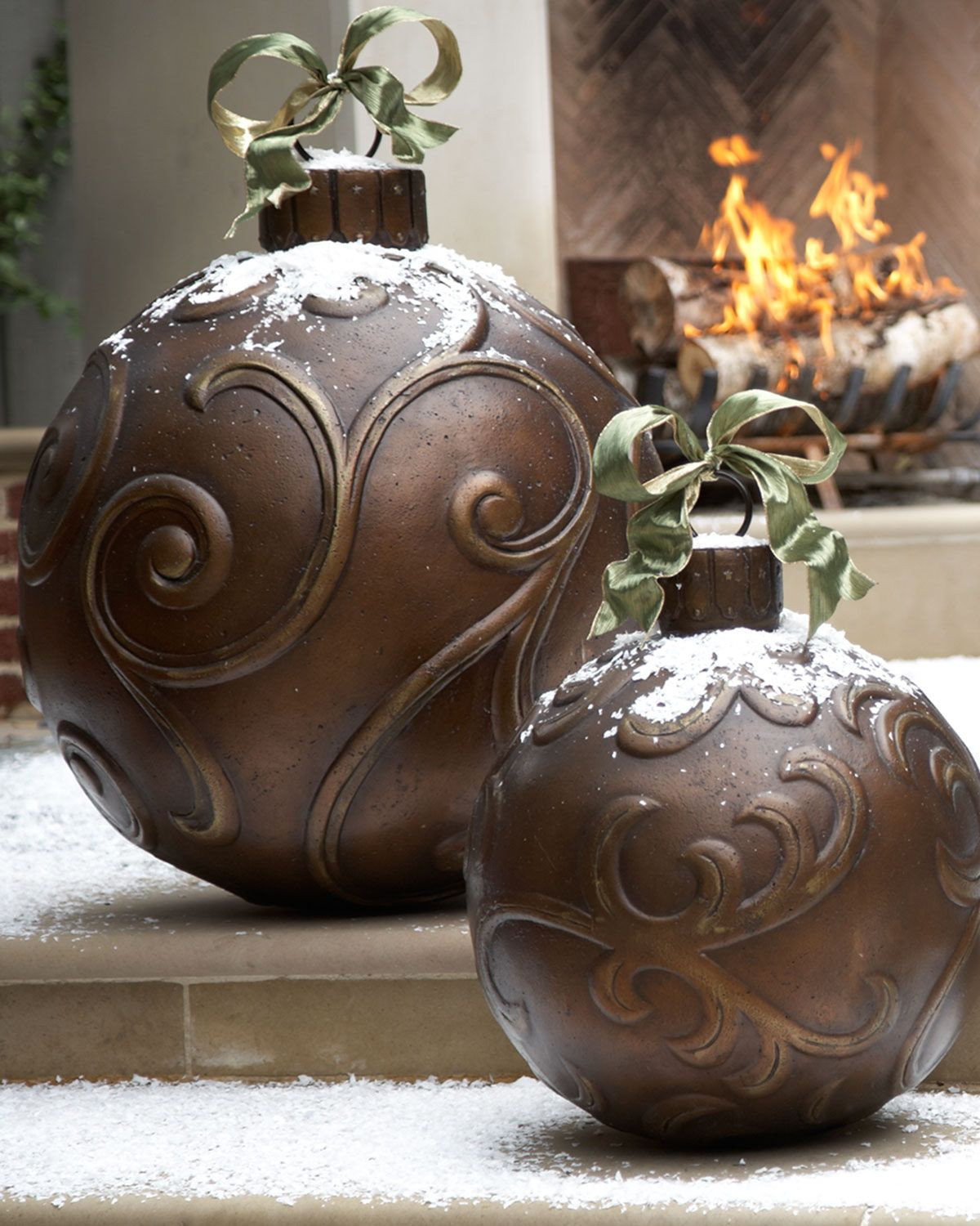 Outdoor Christmas Balls
 Cool Giant ball ornaments to enhance your outdoor