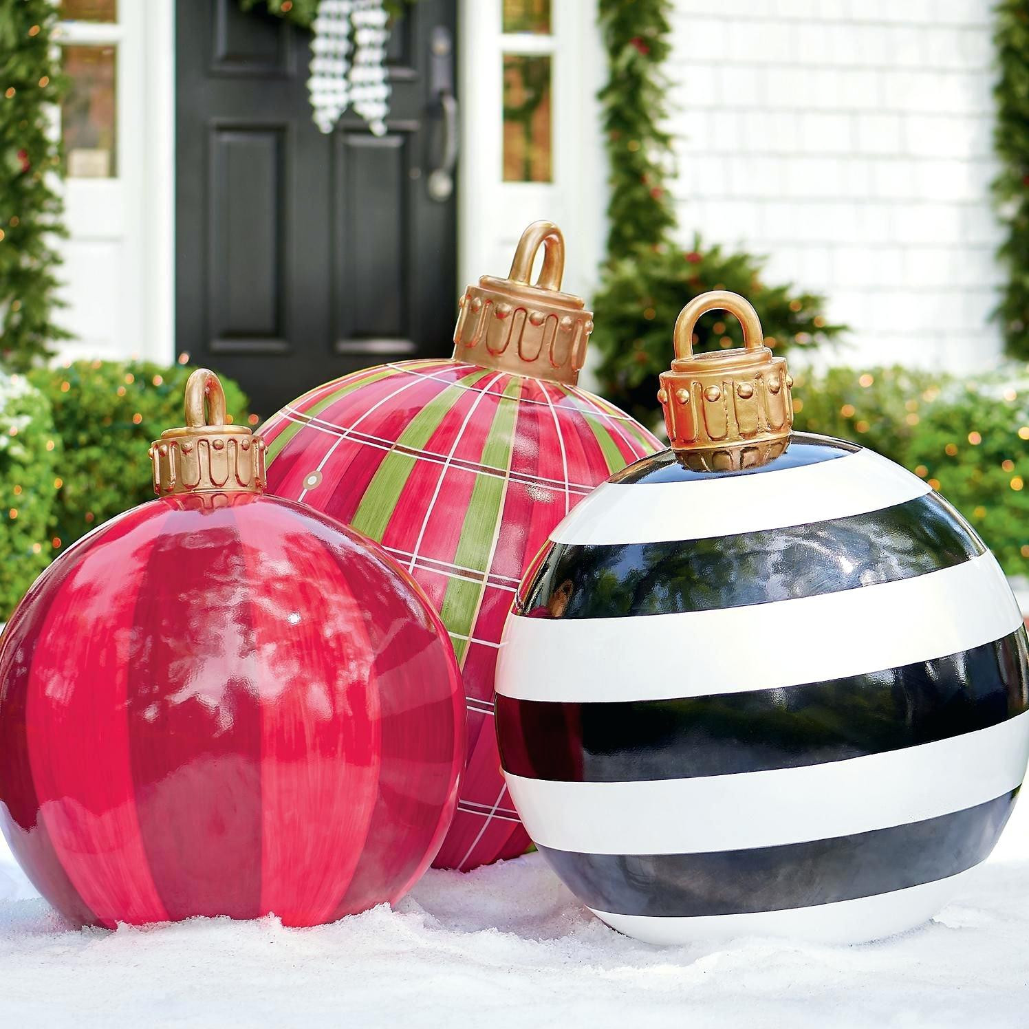 Outdoor Christmas Balls
 Cheap And Easy Outdoor Giant Christmas Ornaments That Are