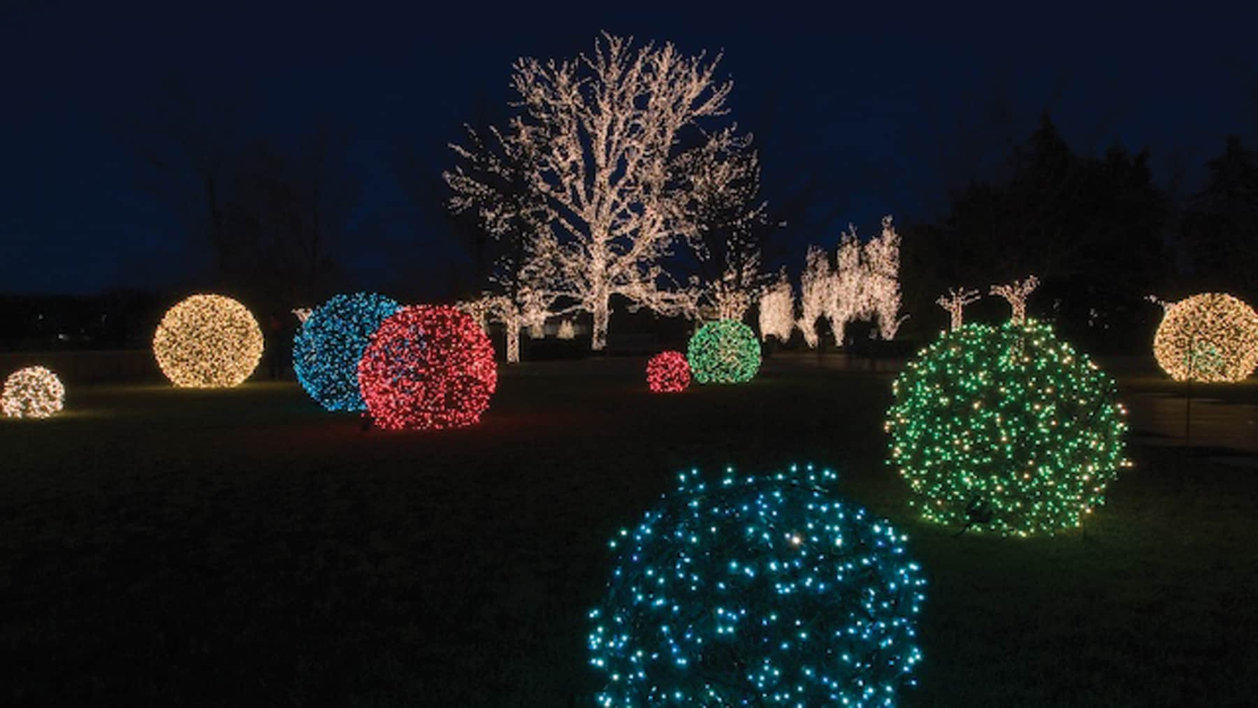 Outdoor Christmas Balls
 HOW TO MAKE LIGHTED CHRISTMAS BALLS