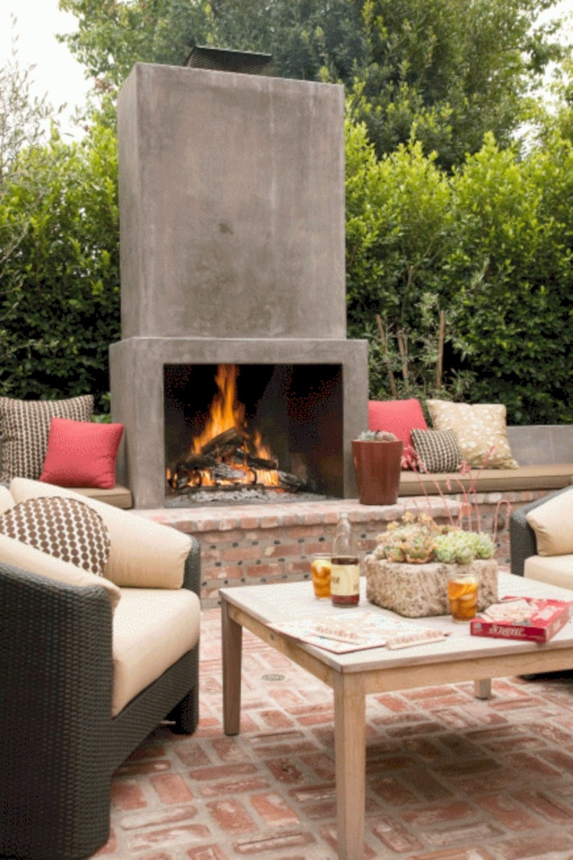 Outdoor Fireplace DIY
 37 DIY Outdoor Fireplace and Fire pit Ideas GODIYGO