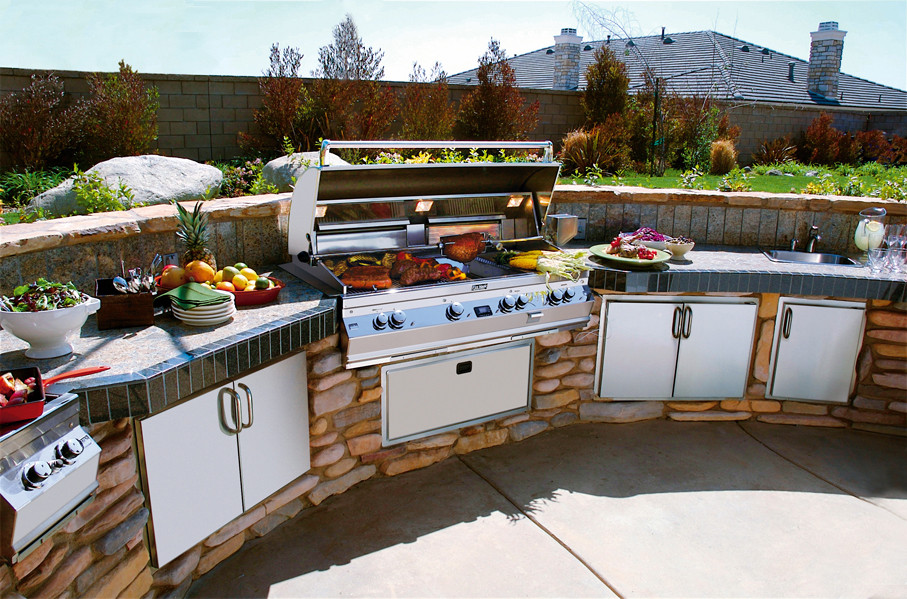 Outdoor Grill Kitchen
 Outdoor kitchens – this ain’t my dad’s backyard grill