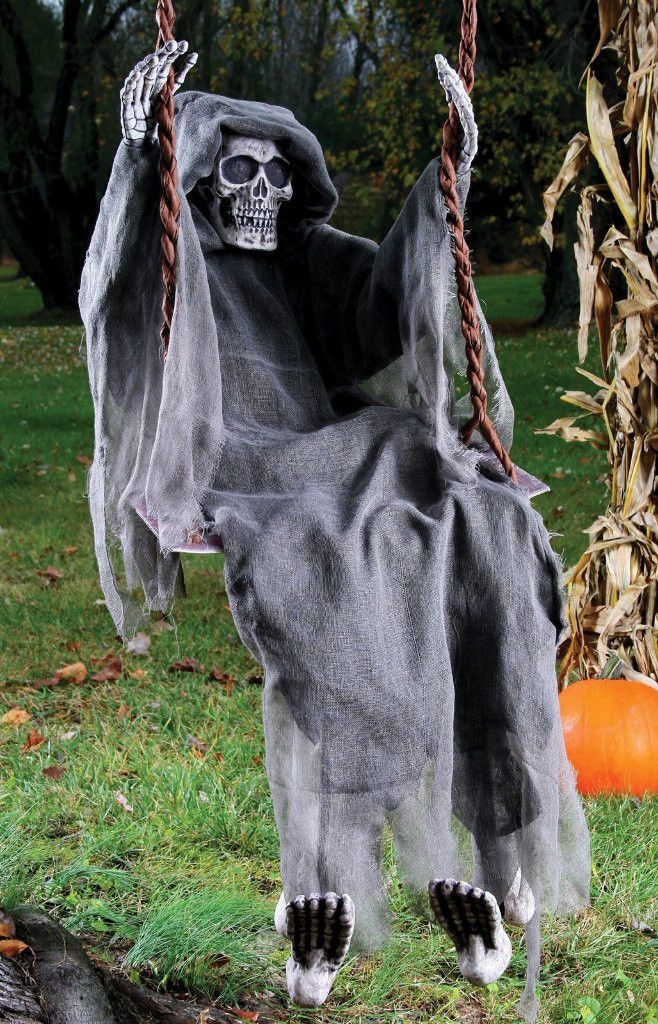 Outdoor Halloween Props
 Halloween Decorations Tips and Ideas InspirationSeek