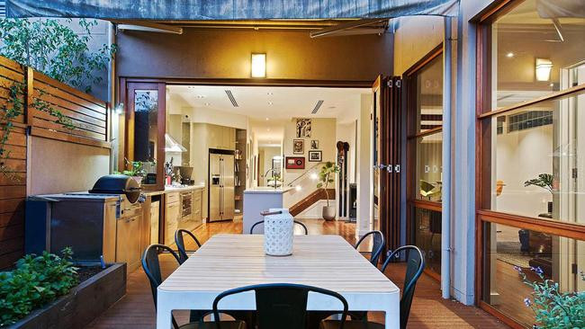 Outdoor Kitchen Adelaide
 Take a look at some dream outdoor kitchens in Adelaide