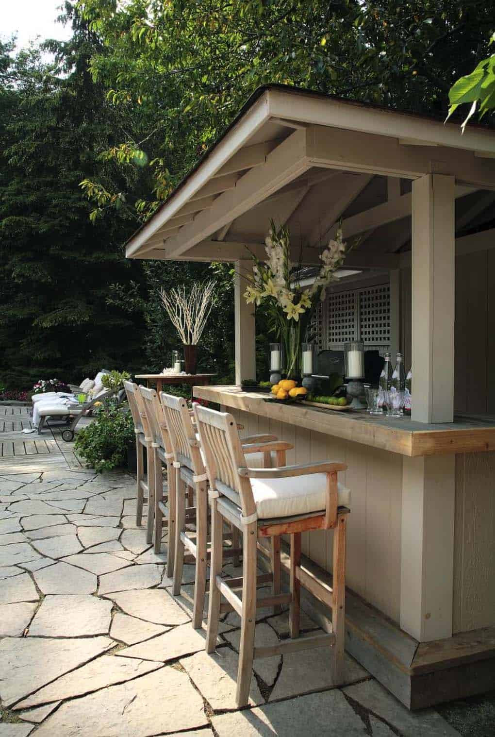 Outdoor Kitchen Bar
 20 Spectacular outdoor kitchens with bars for entertaining