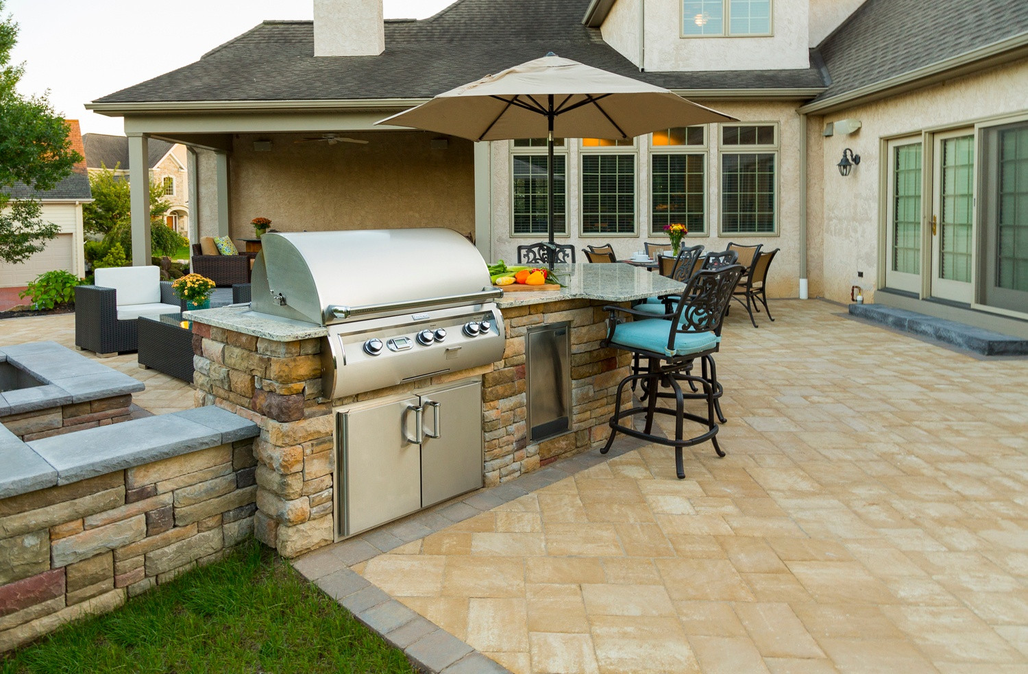 Outdoor Kitchen Cost
 How Much Does an Outdoor Kitchen Cost Prices to Expect in