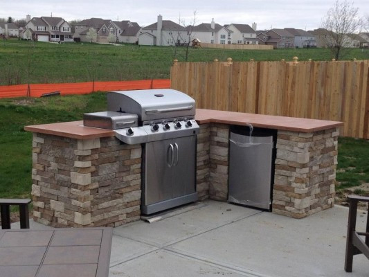 Outdoor Kitchen DIY
 Redditor lukeyboy767 builds a low cost outdoor kitchen