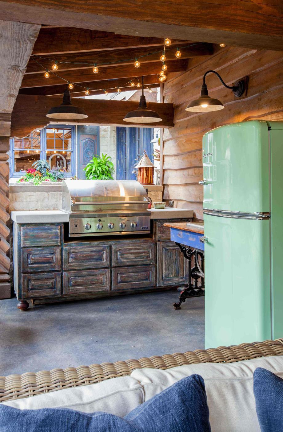 Outdoor Kitchen Fridge
 Help customers pondering outdoor kitchens stand out