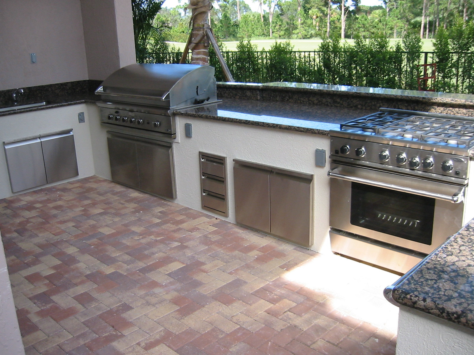 Outdoor Kitchen Grills
 Outdoor Kitchen Design