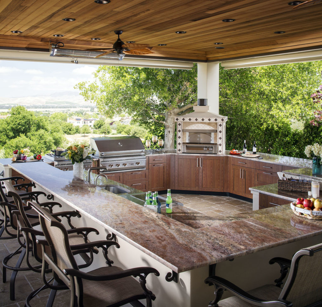 Outdoor Kitchen Layout
 Does an Outdoor Kitchen Add Value to a Home