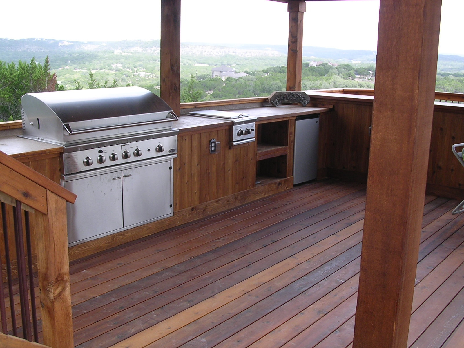 Outdoor Kitchen On Wood Deck
 Outdoor Kitchens Braundera