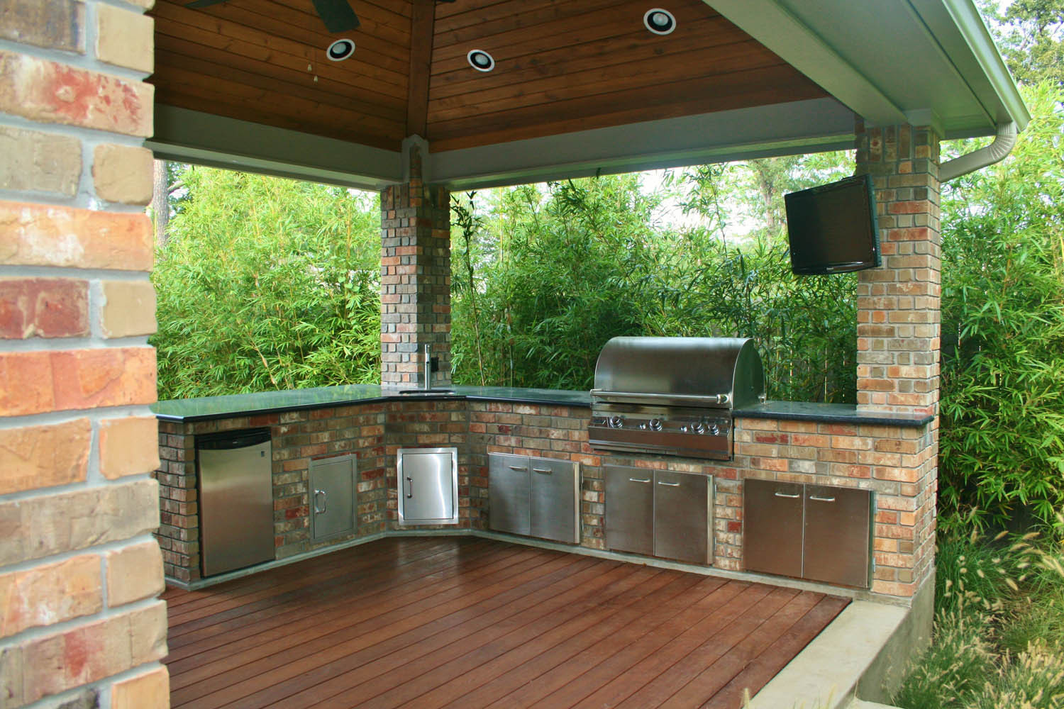 Outdoor Kitchen On Wood Deck
 Houston Outdoor kitchens Spring s