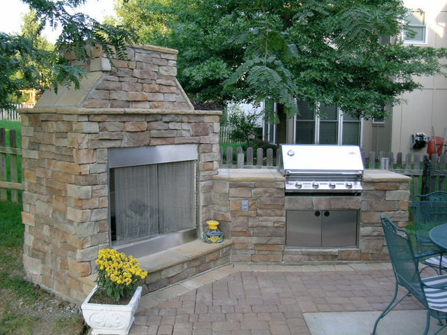Outdoor Kitchen Stone Veneer
 Outdoor Kitchens with Stone Veneer Traditional Patio