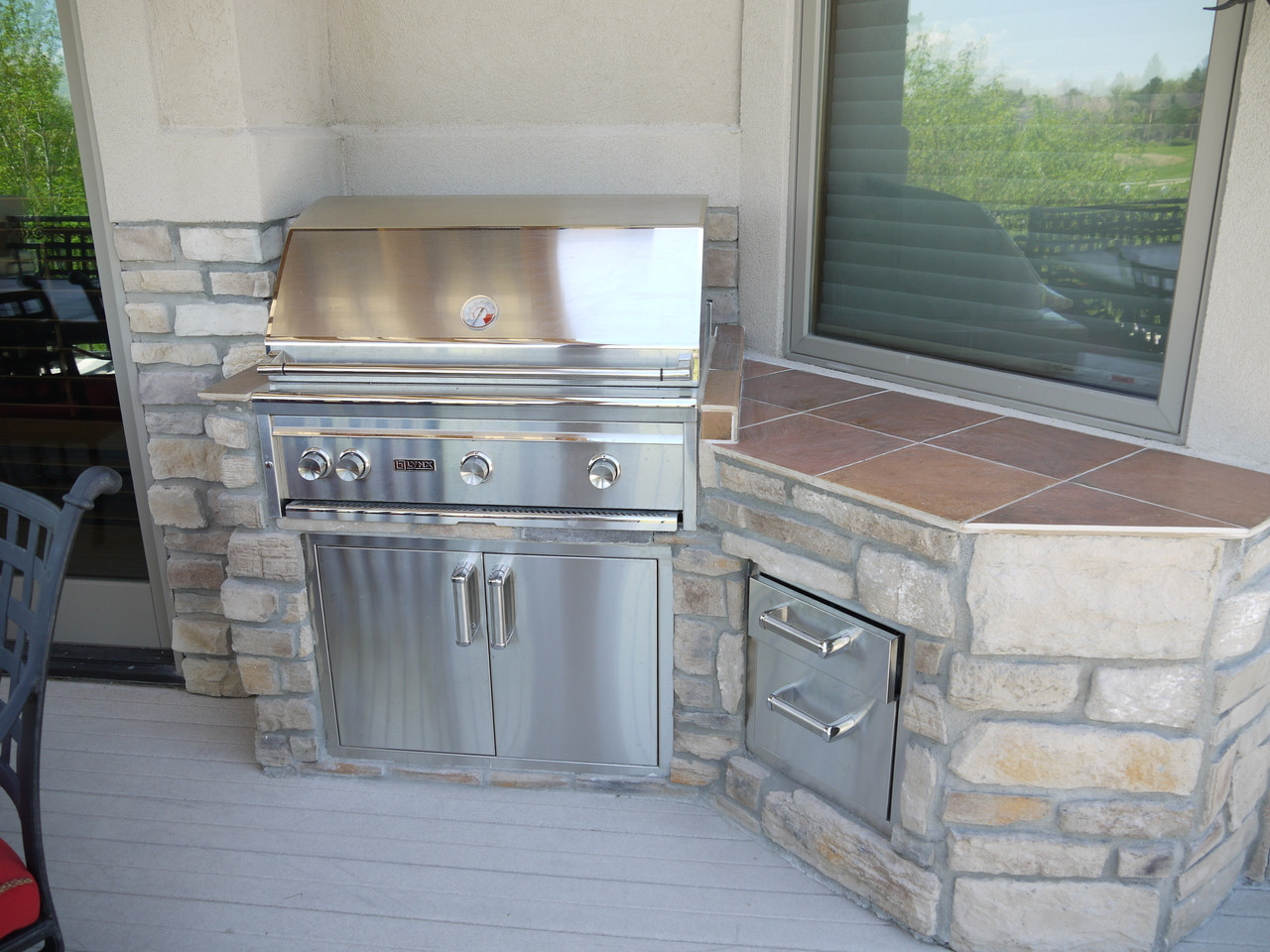 Outdoor Kitchen Tile
 Stone and Tile Outdoor Kitchen Design
