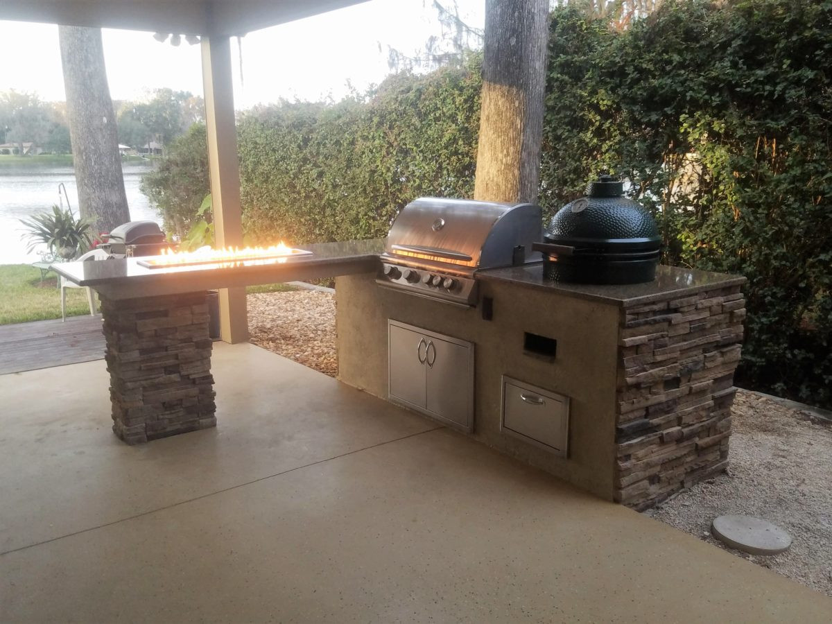 Outdoor Kitchen With Green Egg
 Big Green Egg Creative Outdoor Kitchens of Florida
