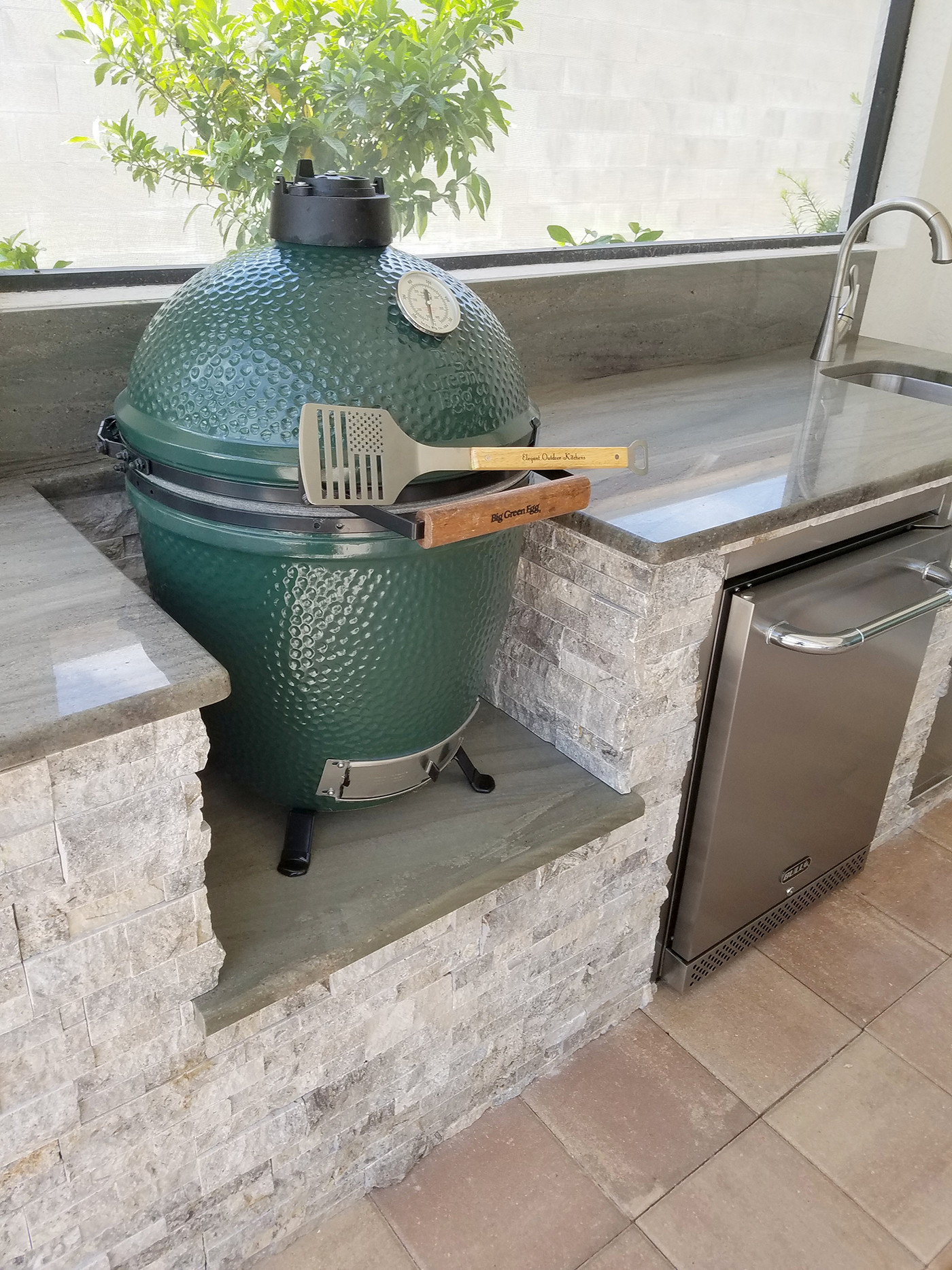 Outdoor Kitchen With Green Egg
 The Big Green Egg Outdoor Kitchen Elegant Outdoor Kitchens