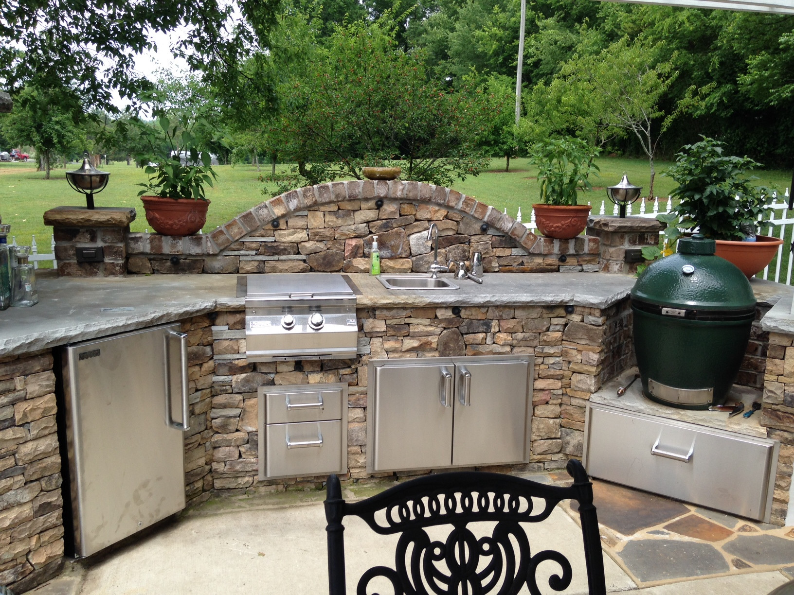 Outdoor Kitchen With Green Egg
 Big Green Egg Outdoor Kitchen