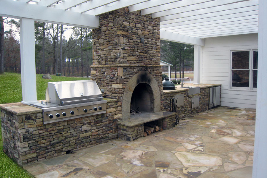 Outdoor Kitchen With Pizza Oven
 Outdoor Kitchens & Pizza Ovens