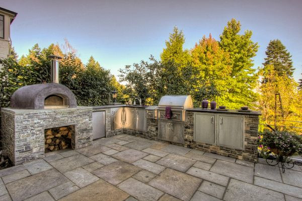 Outdoor Kitchen With Pizza Oven
 Outdoor Kitchen Designs Featuring Pizza Ovens Fireplaces