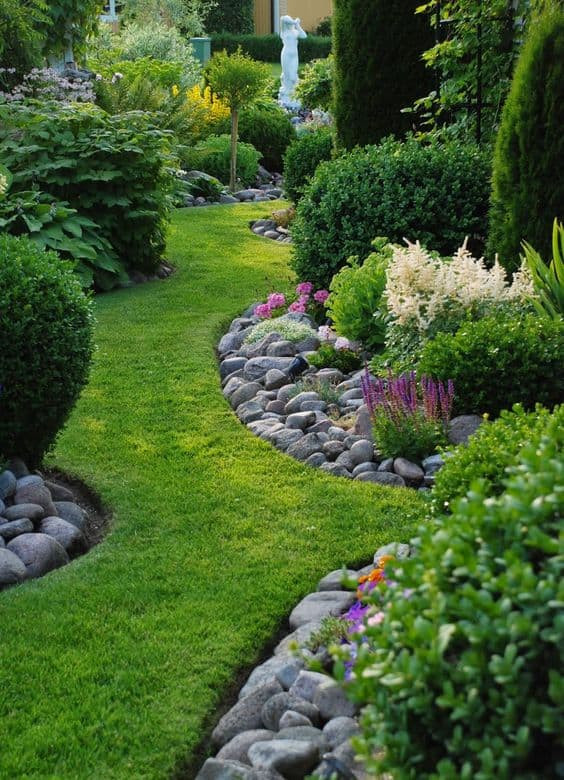 Outdoor Landscape Borders
 66 Creative Garden Edging Ideas to Set Your Garden Apart