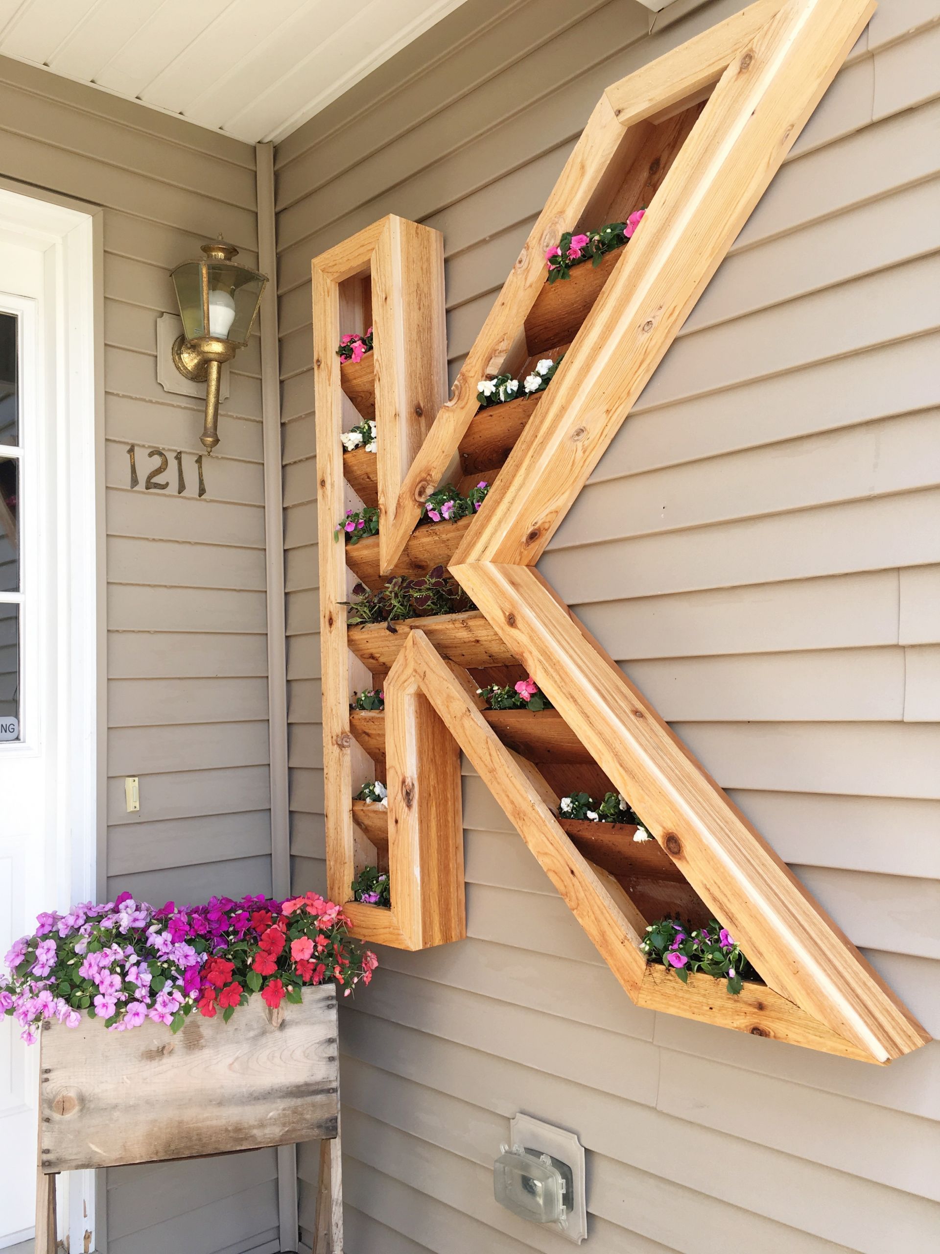 Outdoor Planter DIY
 Remodelaholic