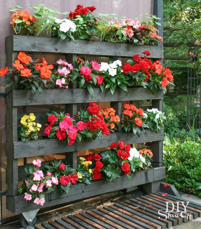 Outdoor Planter DIY
 9 Easy DIY Outdoor Planters To Make This Summer