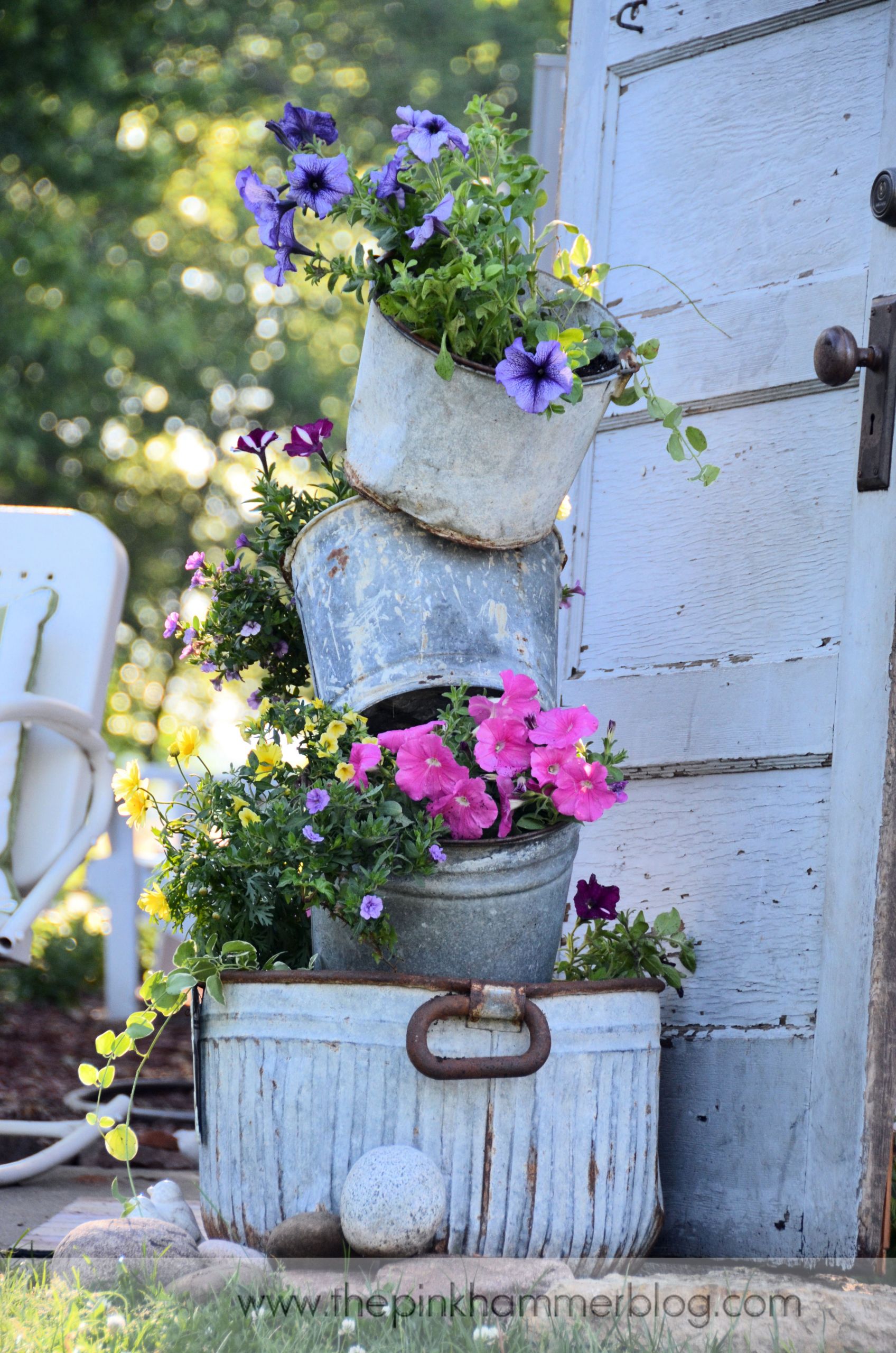 Outdoor Planter DIY
 Primitive tipsy pot planters