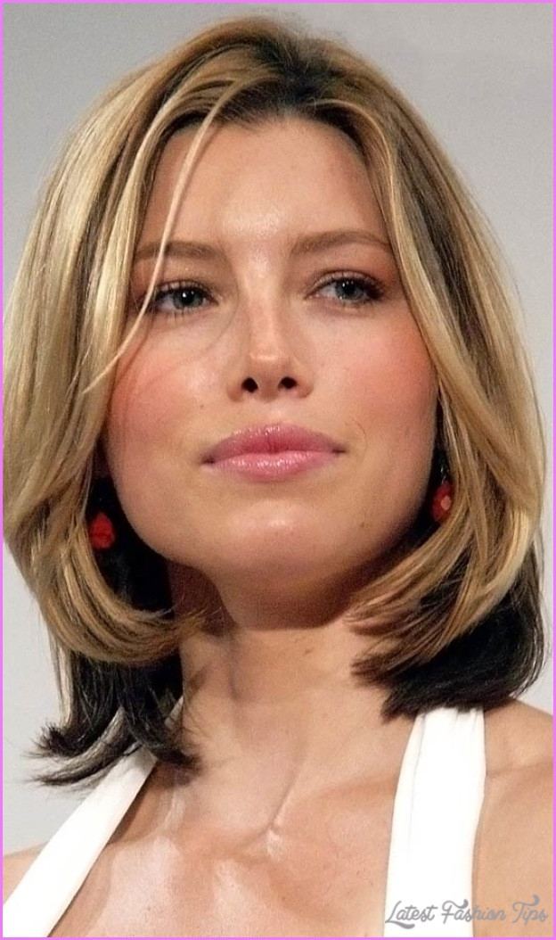 Oval Shaped Face Hairstyles Female
 Oval Face Shape Haircuts LatestFashionTips