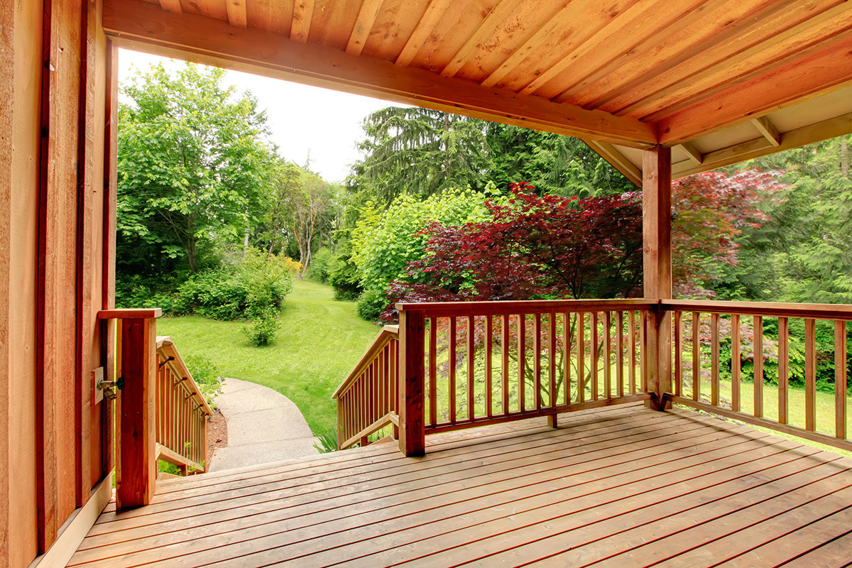 Paint A Deck
 Best Deck Paint for Restore Your Old Wood Deck Buungi