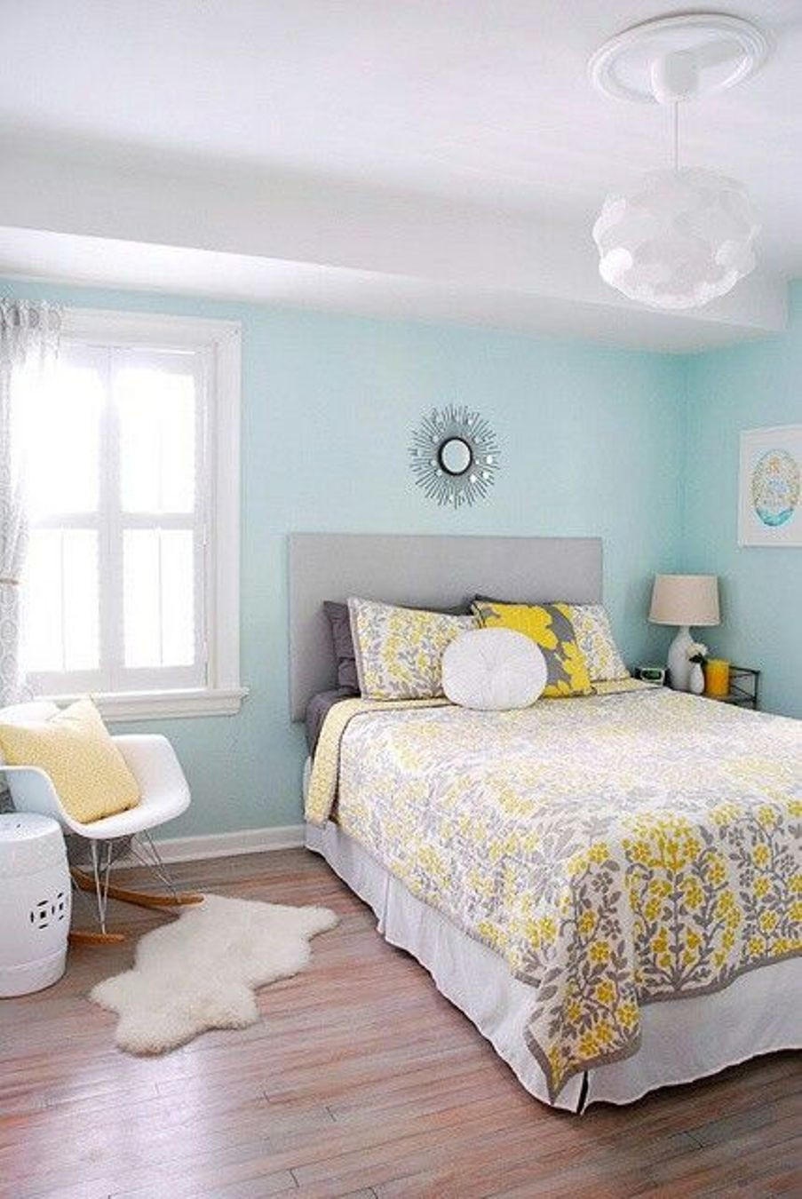 Paint Ideas For Small Bedroom
 Best Paint Colors for Small Room – Some Tips – HomesFeed