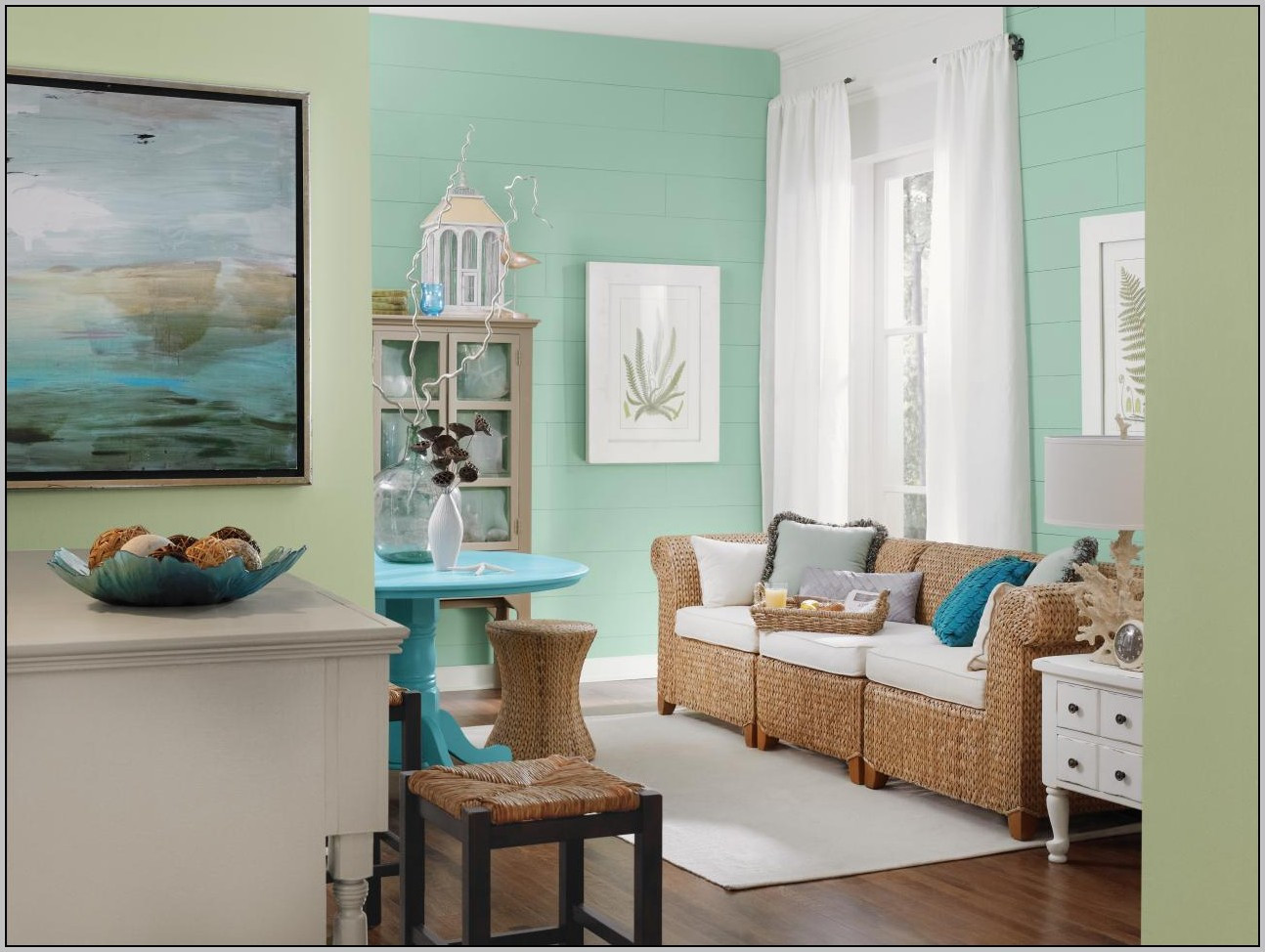 Painting A Living Room
 Are the Living Room Paint Colors Really Important